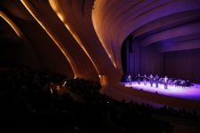 Fenomenal “Take 6” Heydər Əliyev Mərkəzinin səhnəsində a kapellanın hədsiz imkanlarını sərgiləyib (FOTO/VİDEO)