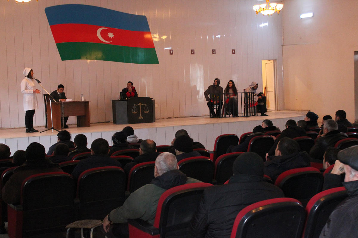 “Qeyri-adi məhkəmə” (FOTO)