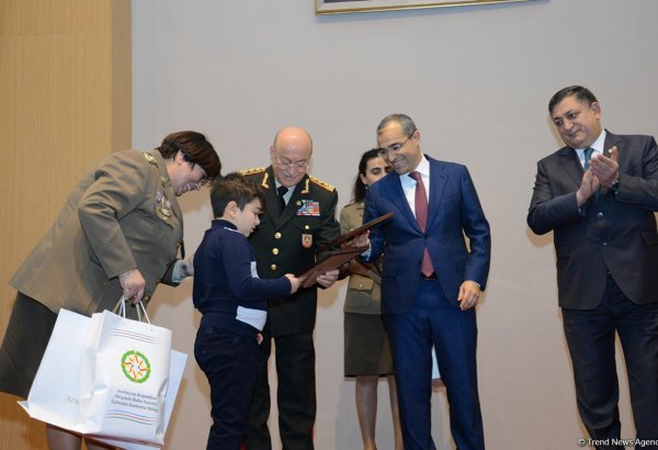 "Fövqəladə hallar uşaqların gözü ilə" uşaq yaradıcılıq müsabiqəsinin qalibləri mükafatlandırılıb (FOTO)