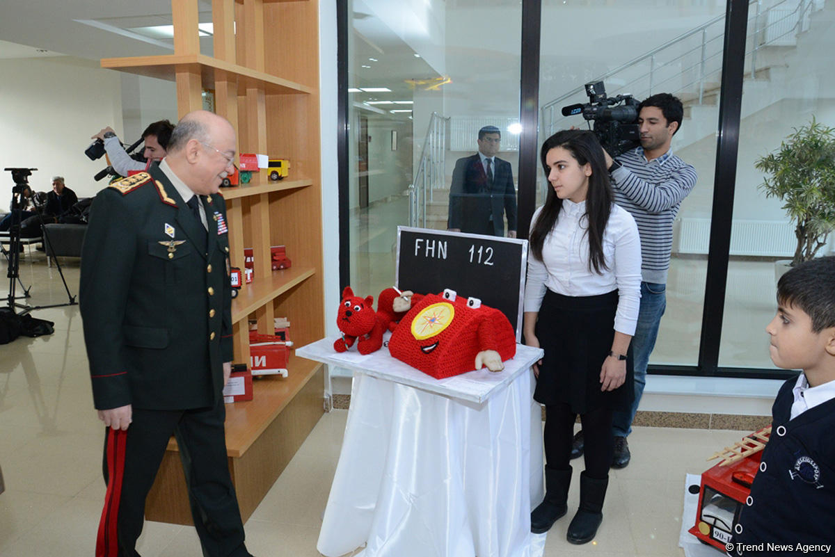 "Fövqəladə hallar uşaqların gözü ilə" uşaq yaradıcılıq müsabiqəsinin qalibləri mükafatlandırılıb (FOTO)