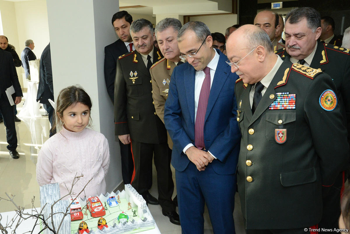 "Fövqəladə hallar uşaqların gözü ilə" uşaq yaradıcılıq müsabiqəsinin qalibləri mükafatlandırılıb (FOTO)