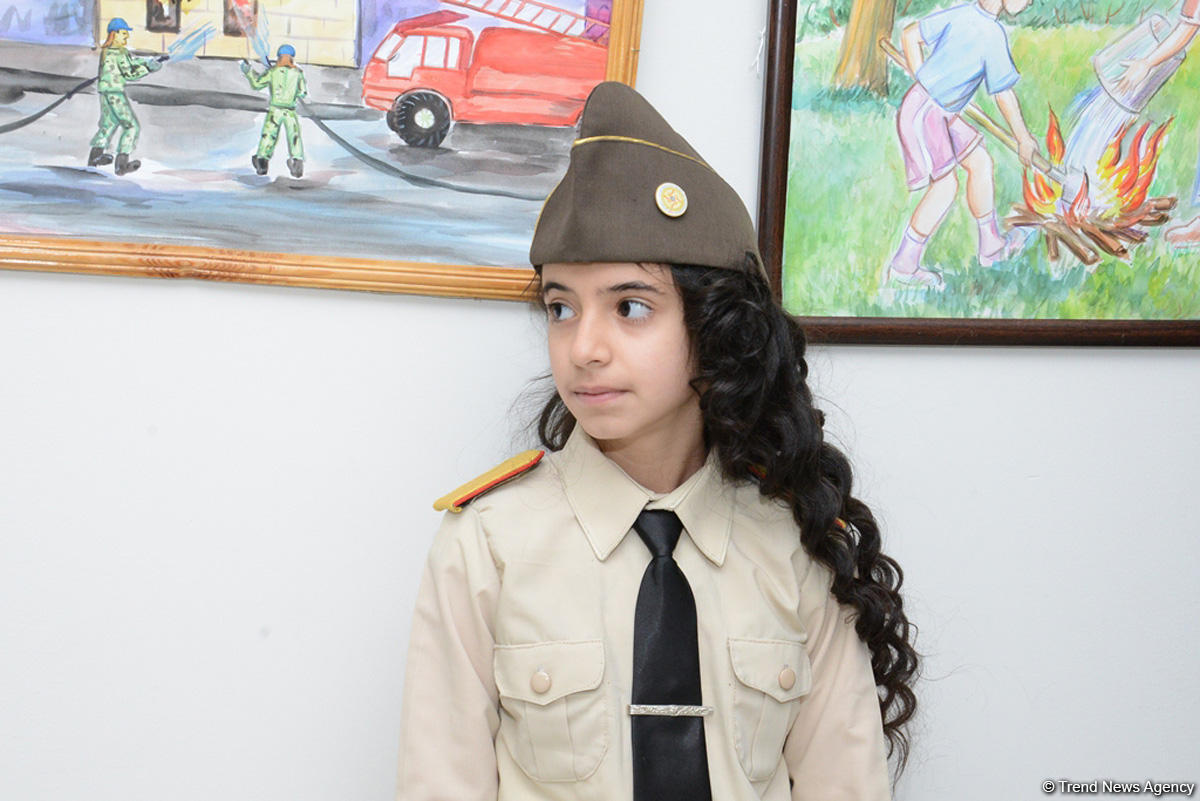 "Fövqəladə hallar uşaqların gözü ilə" uşaq yaradıcılıq müsabiqəsinin qalibləri mükafatlandırılıb (FOTO)