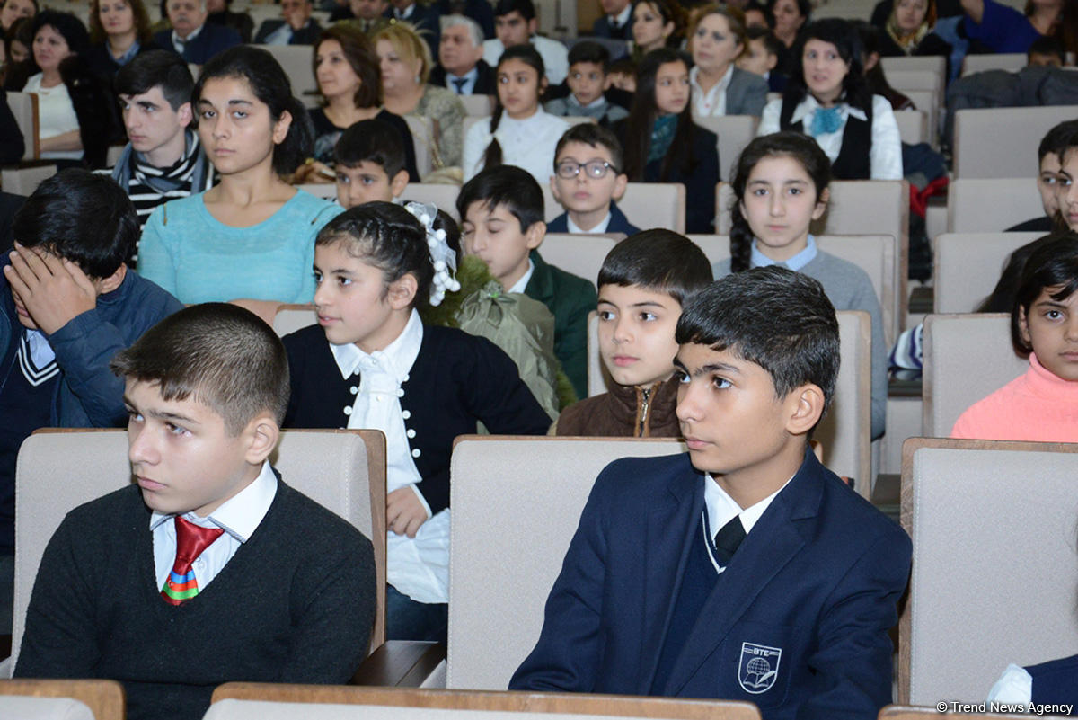 "Fövqəladə hallar uşaqların gözü ilə" uşaq yaradıcılıq müsabiqəsinin qalibləri mükafatlandırılıb (FOTO)