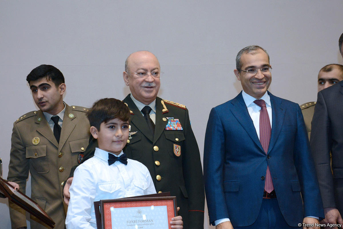 "Fövqəladə hallar uşaqların gözü ilə" uşaq yaradıcılıq müsabiqəsinin qalibləri mükafatlandırılıb (FOTO)