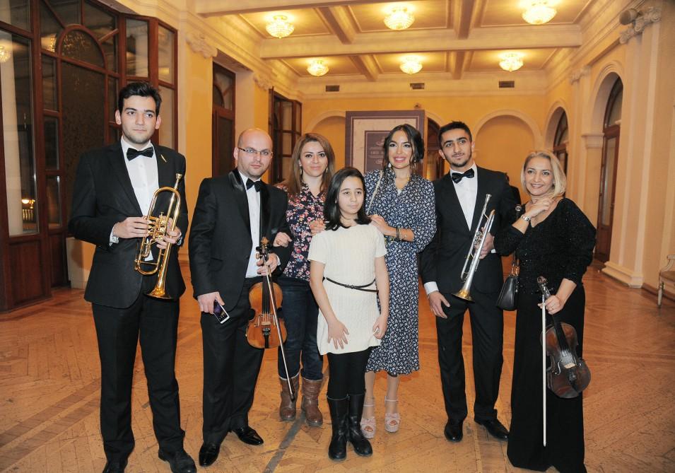 Leyla Əliyeva görkəmli bəstəkar Arif Məlikovun “Not əsərlərinin tam külliyyatı”nın təqdimat mərasimdə iştirak edib (FOTO)