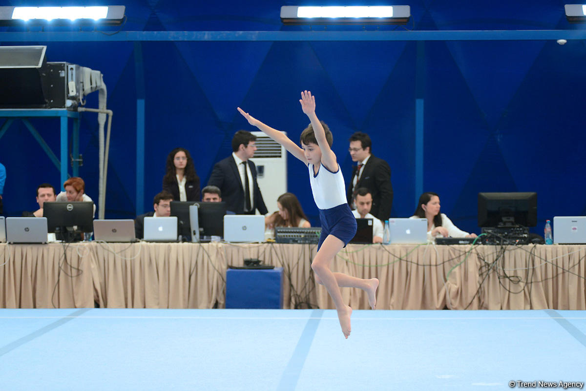 İlin son gimnastika yarışı başladı (FOTO)