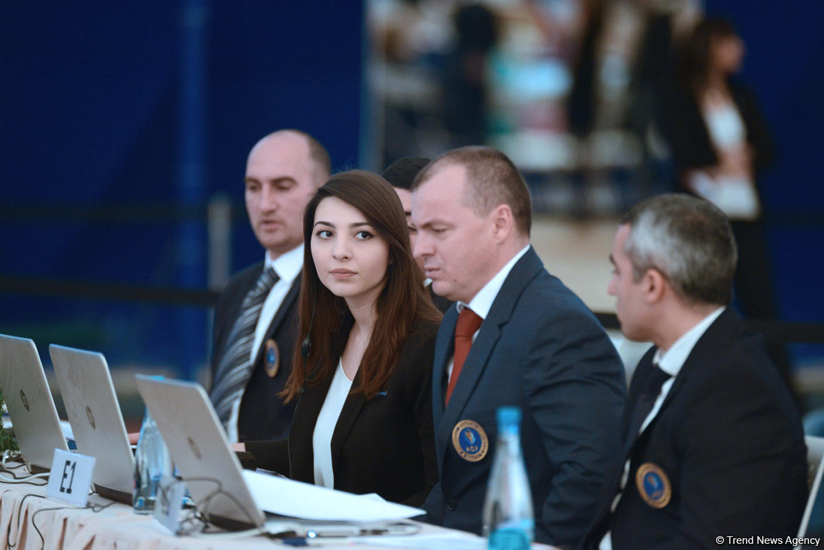 İlin son gimnastika yarışı başladı (FOTO)