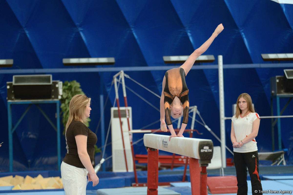 İlin son gimnastika yarışı başladı (FOTO)