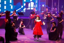 Leyla Əliyeva “Zima” Uşaq Estrada Musiqisi Festivalına baş çəkib (FOTO)