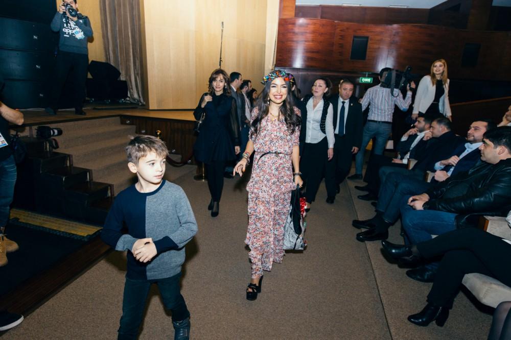 Leyla Əliyeva “Zima” Uşaq Estrada Musiqisi Festivalına baş çəkib (FOTO)