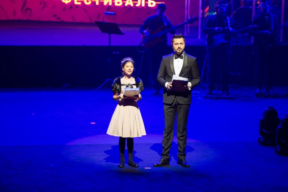 Leyla Əliyeva “Zima” Uşaq Estrada Musiqisi Festivalına baş çəkib (FOTO)