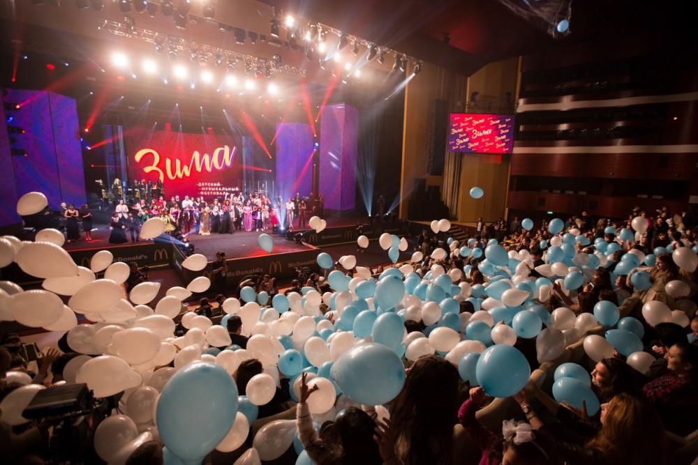 Leyla Əliyeva “Zima” Uşaq Estrada Musiqisi Festivalına baş çəkib (FOTO)
