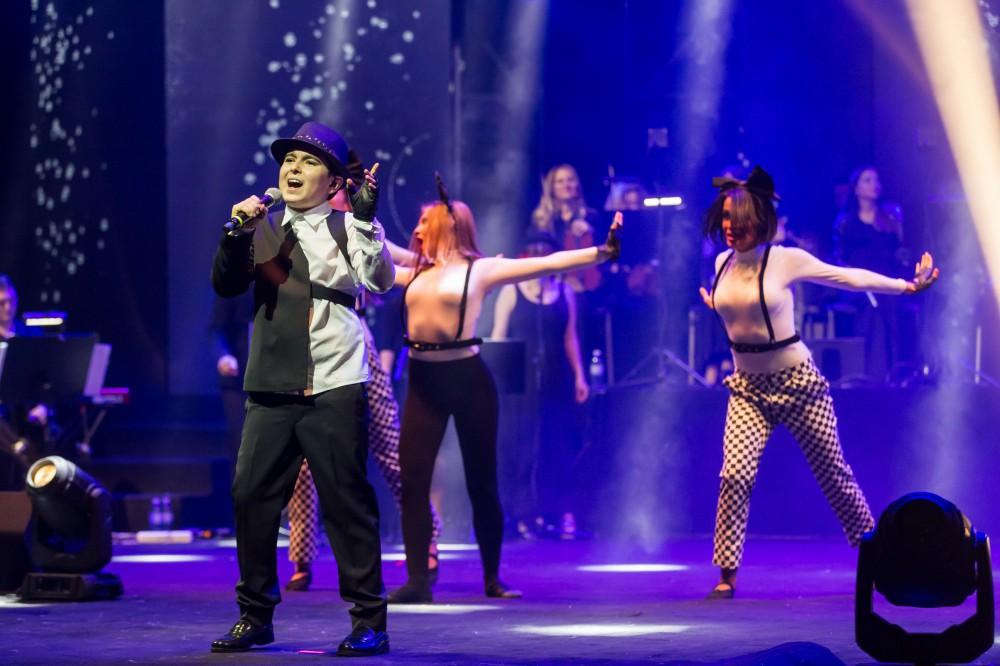 Leyla Əliyeva “Zima” Uşaq Estrada Musiqisi Festivalına baş çəkib (FOTO)