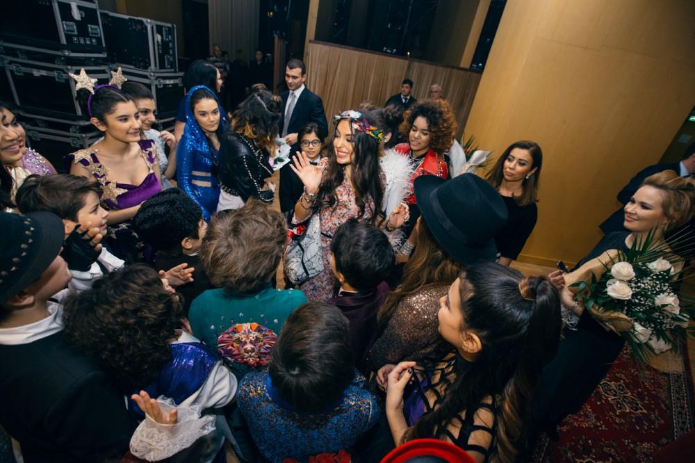 Leyla Əliyeva “Zima” Uşaq Estrada Musiqisi Festivalına baş çəkib (FOTO)