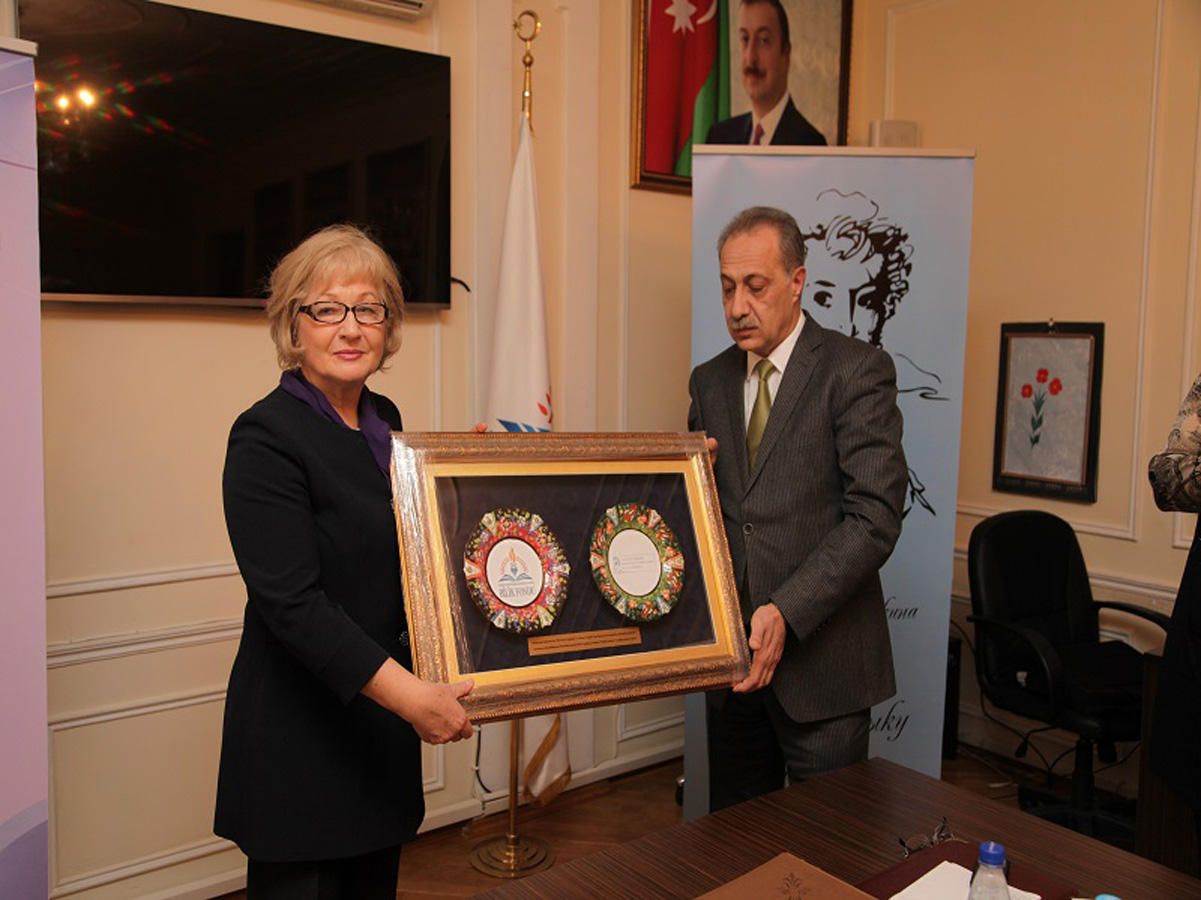 Puşkin adına Dövlət Rus Dili İnstitutunun əməkdaşları Bilik Fondunda olublar  (FOTO)
