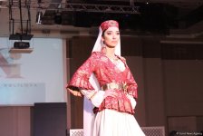 Bakıda türk milli geyiminin möhtəşəm defilesi: ənənələrdən müasirliyədək (FOTO)