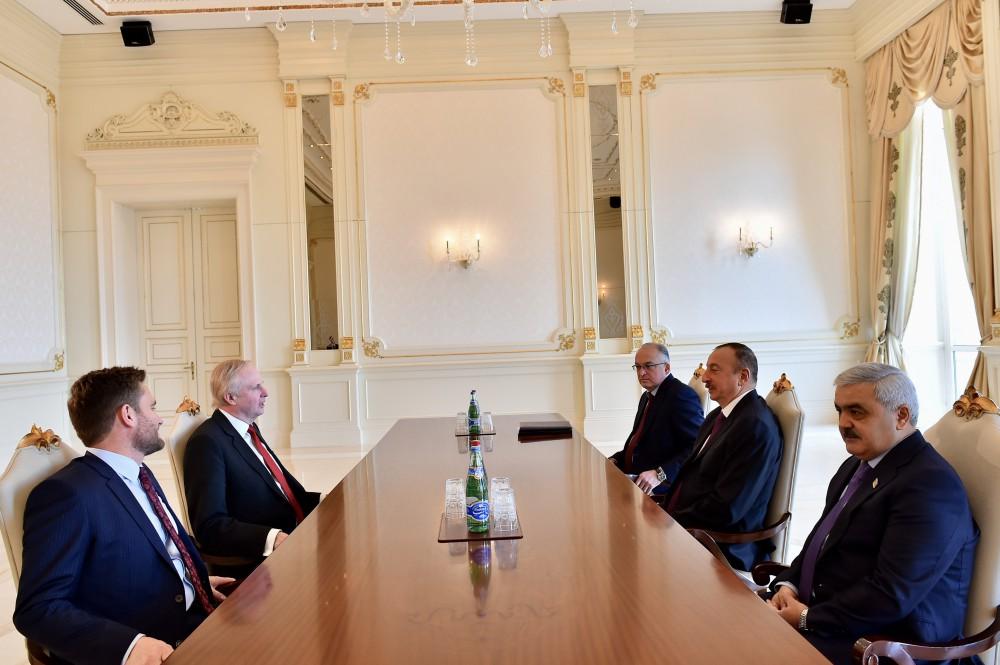 Prezident İlham Əliyev BP şirkətinin prezidentini qəbul edib  (FOTO) (YENİLƏNİB)