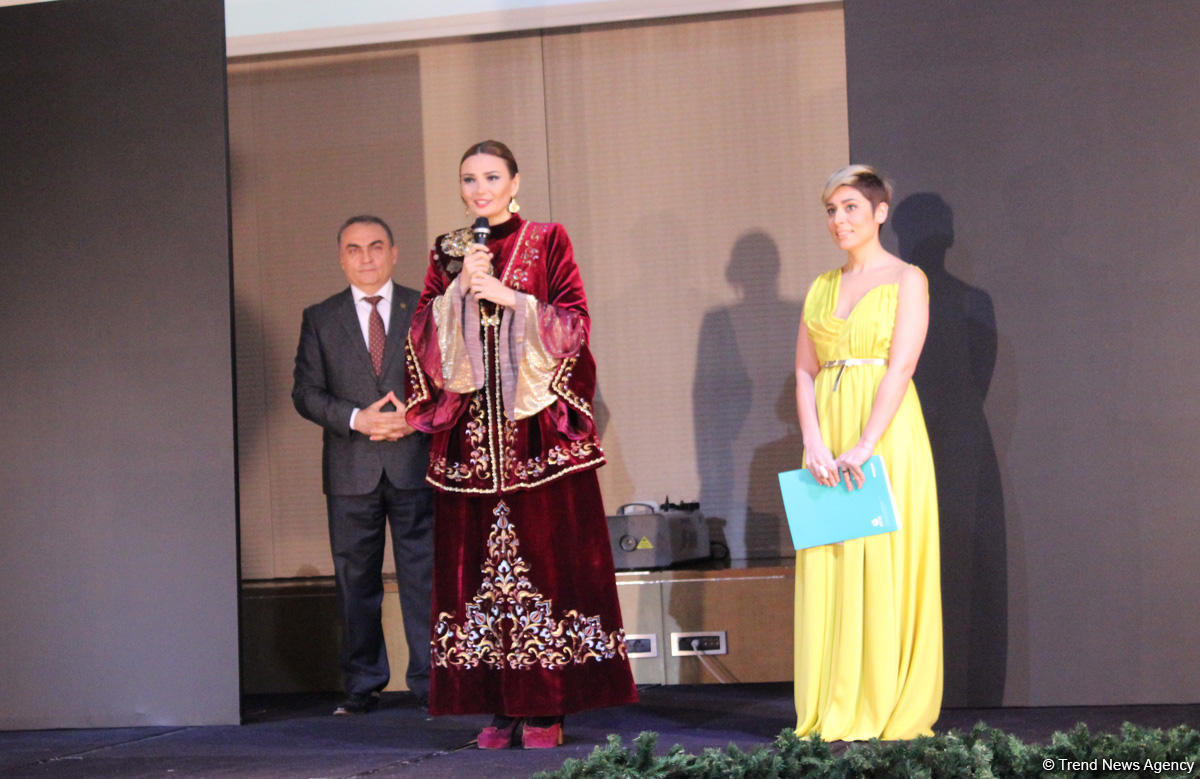 Bakıda türk milli geyiminin möhtəşəm defilesi: ənənələrdən müasirliyədək (FOTO)