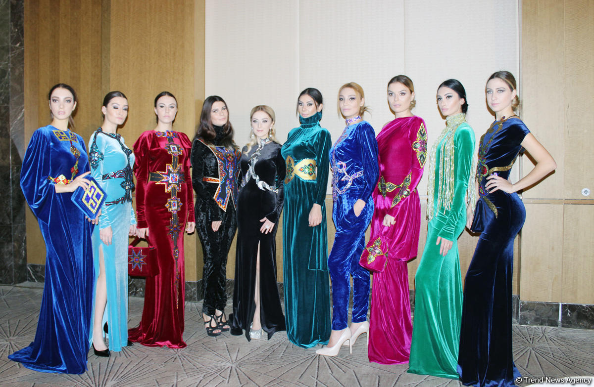 Bakıda türk milli geyiminin möhtəşəm defilesi: ənənələrdən müasirliyədək (FOTO)