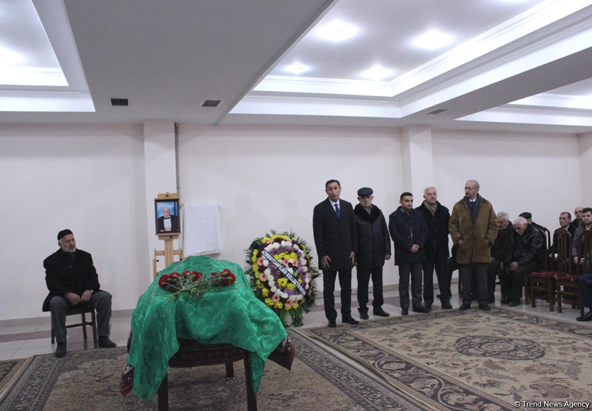Muxtar Maniyev son mənzilə yola salındı (FOTO)
