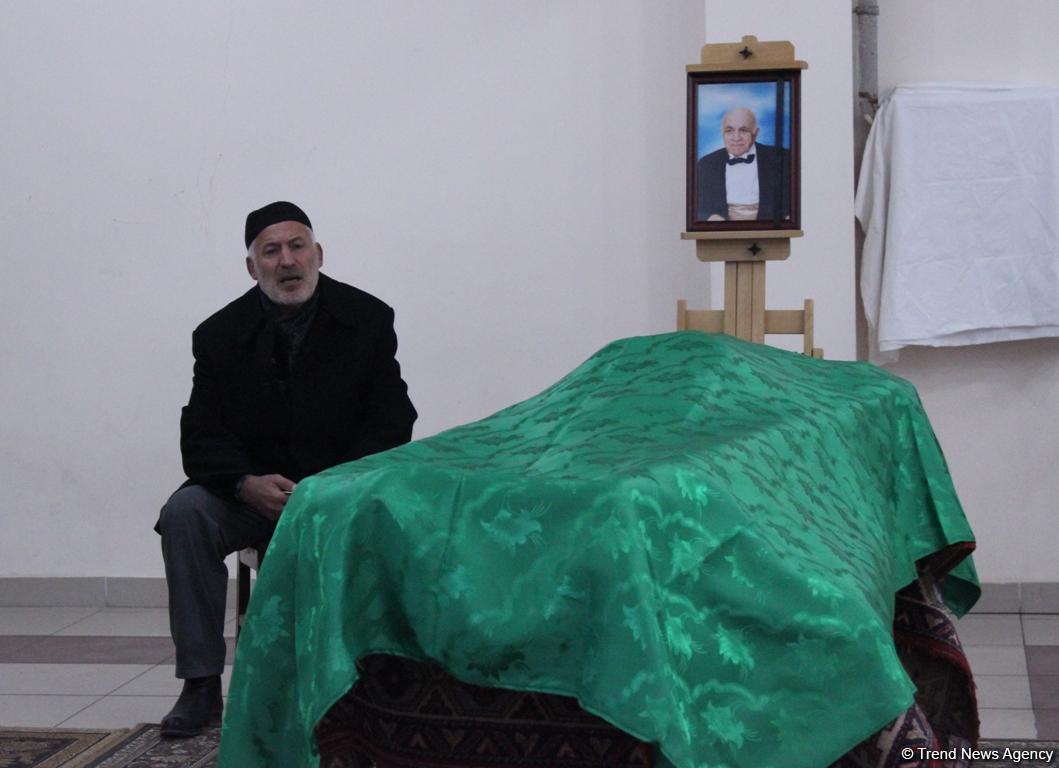 Muxtar Maniyev son mənzilə yola salındı (FOTO)