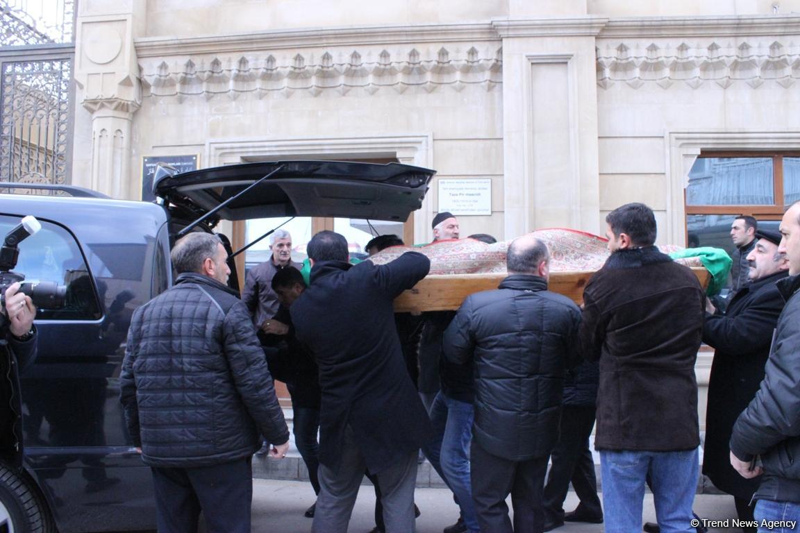 Muxtar Maniyev son mənzilə yola salındı (FOTO)