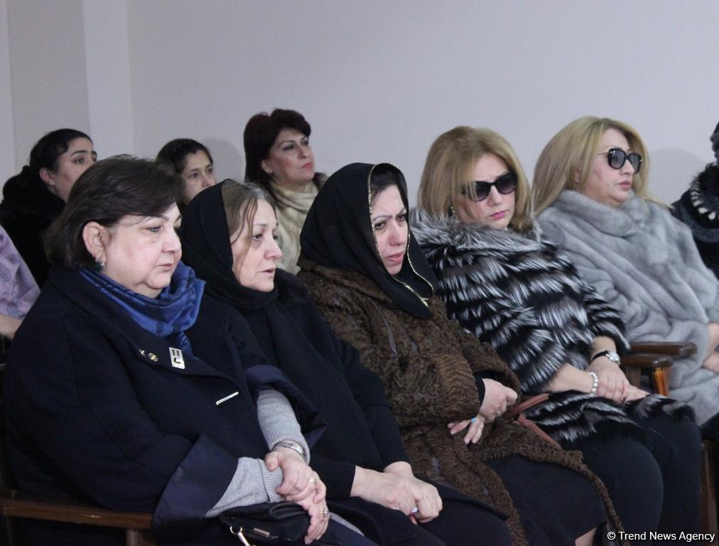 Muxtar Maniyev son mənzilə yola salındı (FOTO)