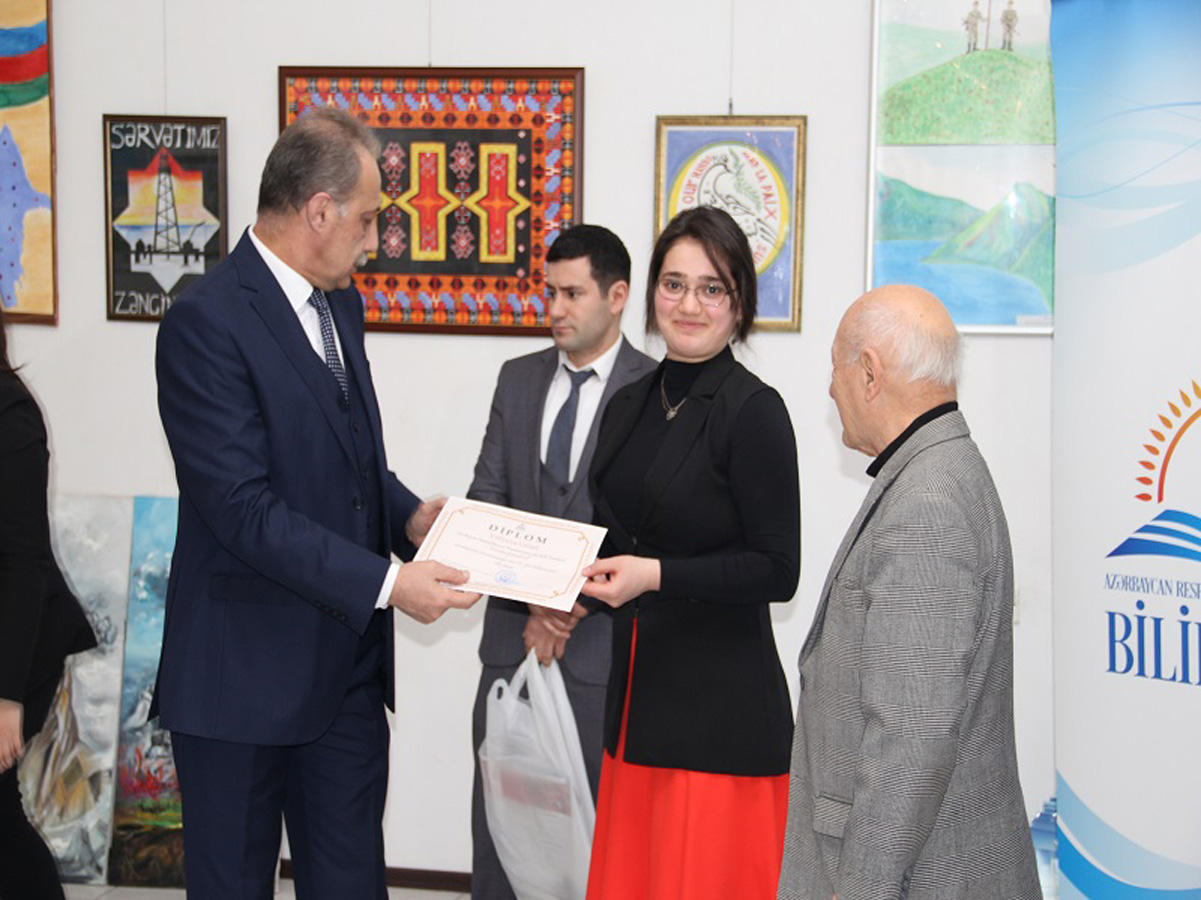 Bilik Fondu müsabiqə qaliblərini mükafatlandırıb  (FOTO)