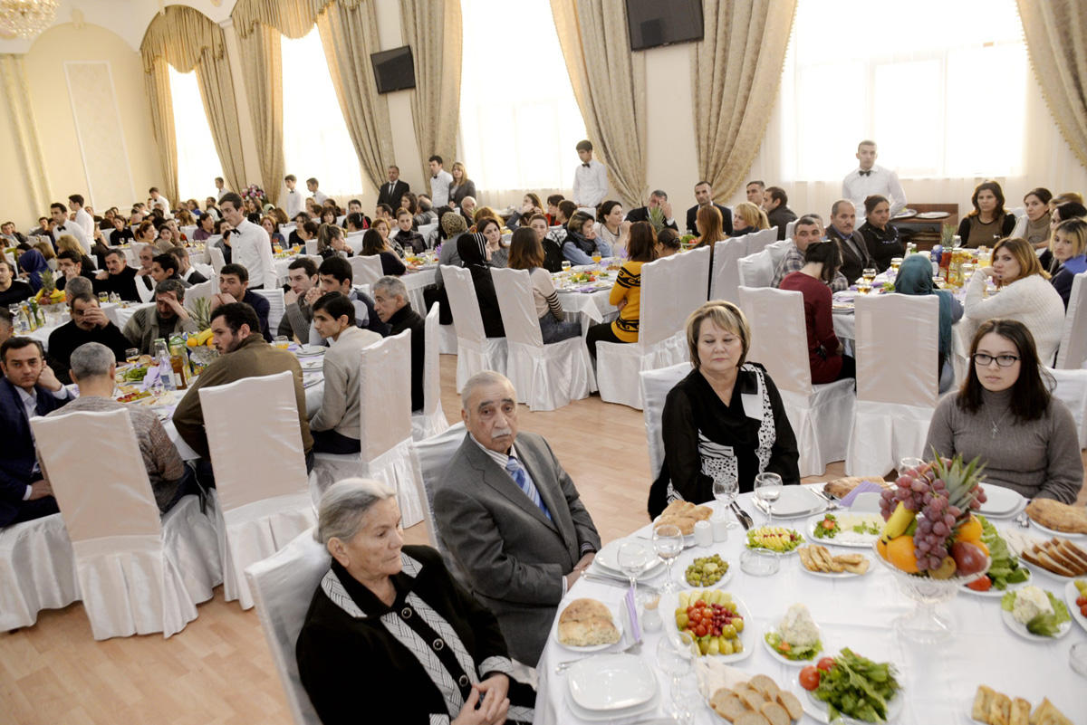 Heydər Əliyev Fondunun təşəbbüsü ilə 165 mindən çox aztəminatlı ailəyə bayram sovqatları verilir (FOTO)