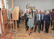 Leyla Əliyeva Rəssamlıq Akademiyası və Milli Onkologiya Mərkəzində olub (FOTO)