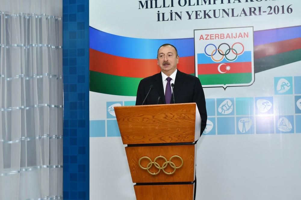 Prezident İlham Əliyev 2016-cı ilin idman yekunlarına həsr olunan mərasimdə iştirak edib (YENİLƏNİB-2) (FOTO)