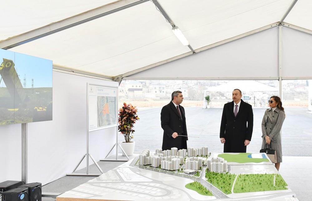 Prezident İlham Əliyev və xanımı Yasamal Yaşayış Kompleksində ilk 9 mərtəbəli binanın və məktəb binasının təməlqoyma mərasimində iştirak ediblər (YENİLƏNİB-2) (FOTO)