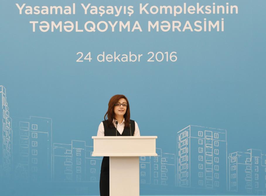 Prezident İlham Əliyev və xanımı Yasamal Yaşayış Kompleksində ilk 9 mərtəbəli binanın və məktəb binasının təməlqoyma mərasimində iştirak ediblər (YENİLƏNİB-2) (FOTO)