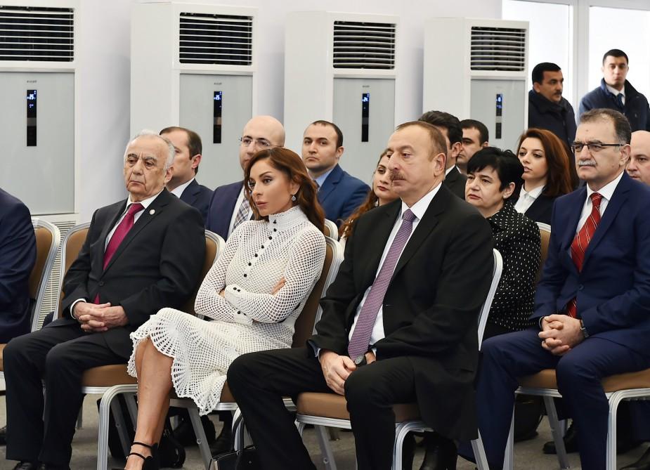 Prezident İlham Əliyev və xanımı Yasamal Yaşayış Kompleksində ilk 9 mərtəbəli binanın və məktəb binasının təməlqoyma mərasimində iştirak ediblər (YENİLƏNİB-2) (FOTO)
