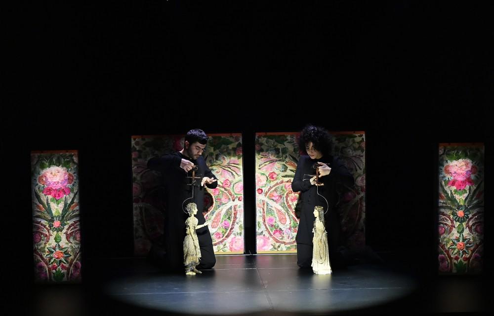 Prezident İlham Əliyev və xanımı İçərişəhərdə Marionet Teatrının açılışında iştirak ediblər (FOTO) (YENİLƏNİB)