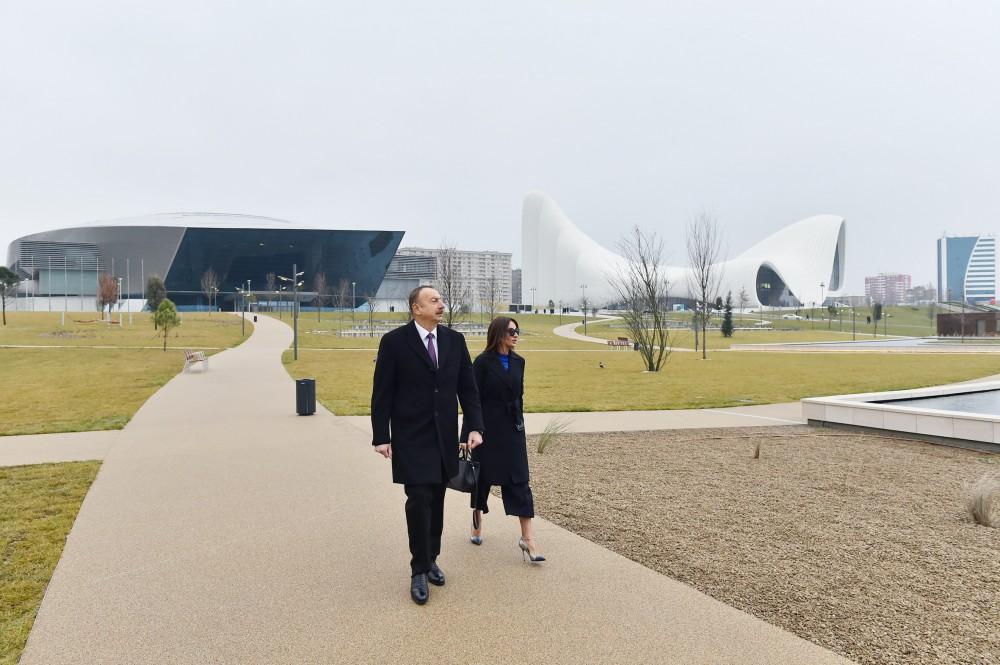Prezident İlham Əliyev və xanımı Bakıda yeni salınmış parkın açılışında iştirak ediblər (YENİLƏNİB)  (FOTO)