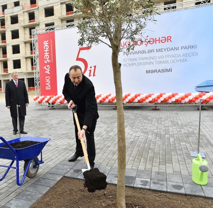 Prezident İlham Əliyev və xanımı "Bakı Ağ Şəhər"də görülən işlərlə tanış olublar (YENİLƏNİB)  (FOTO)