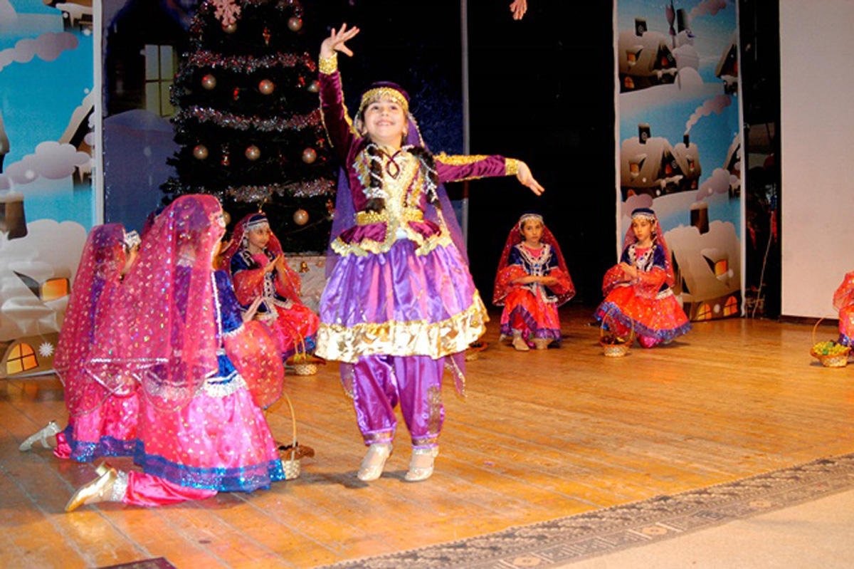 Tanınmış müğənnilər "Səma" rəqs ansablının konsertində  (FOTO)