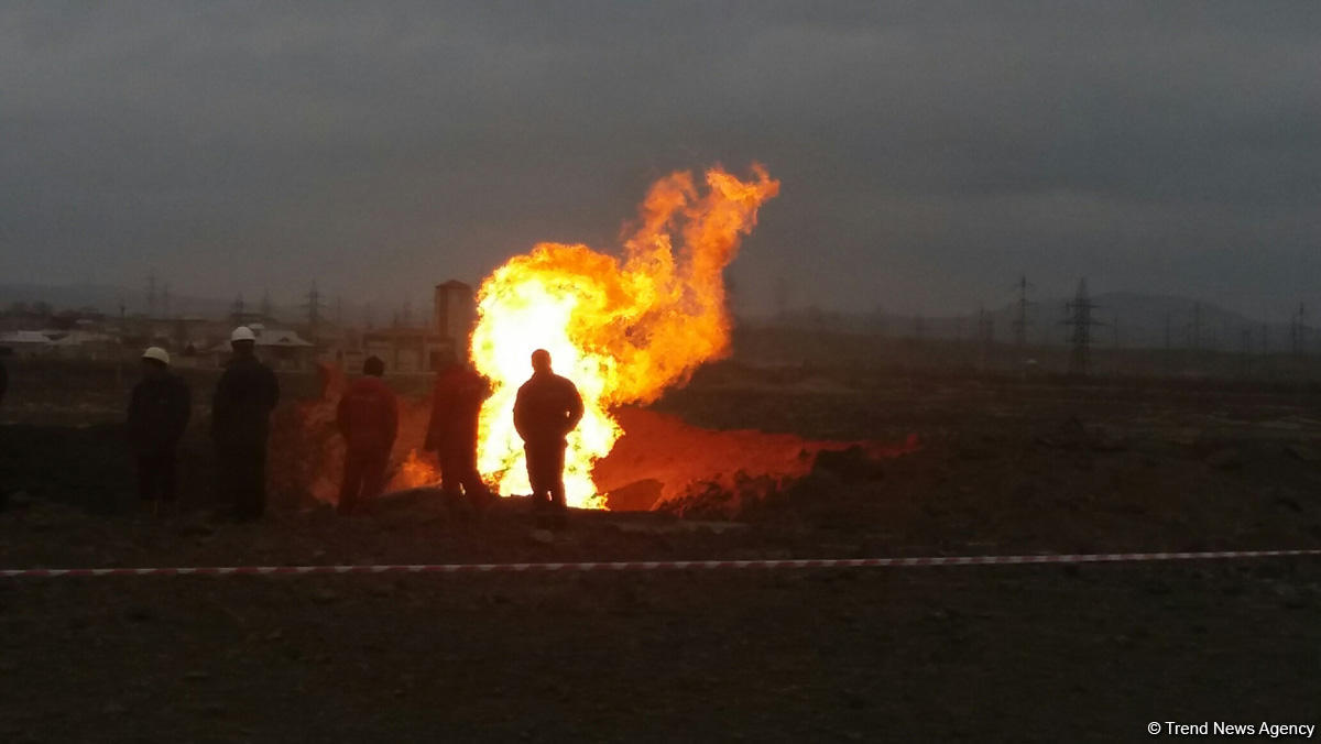 Bakıda qaz kəmərində partlayış: qəza yerindən FOTOLAR