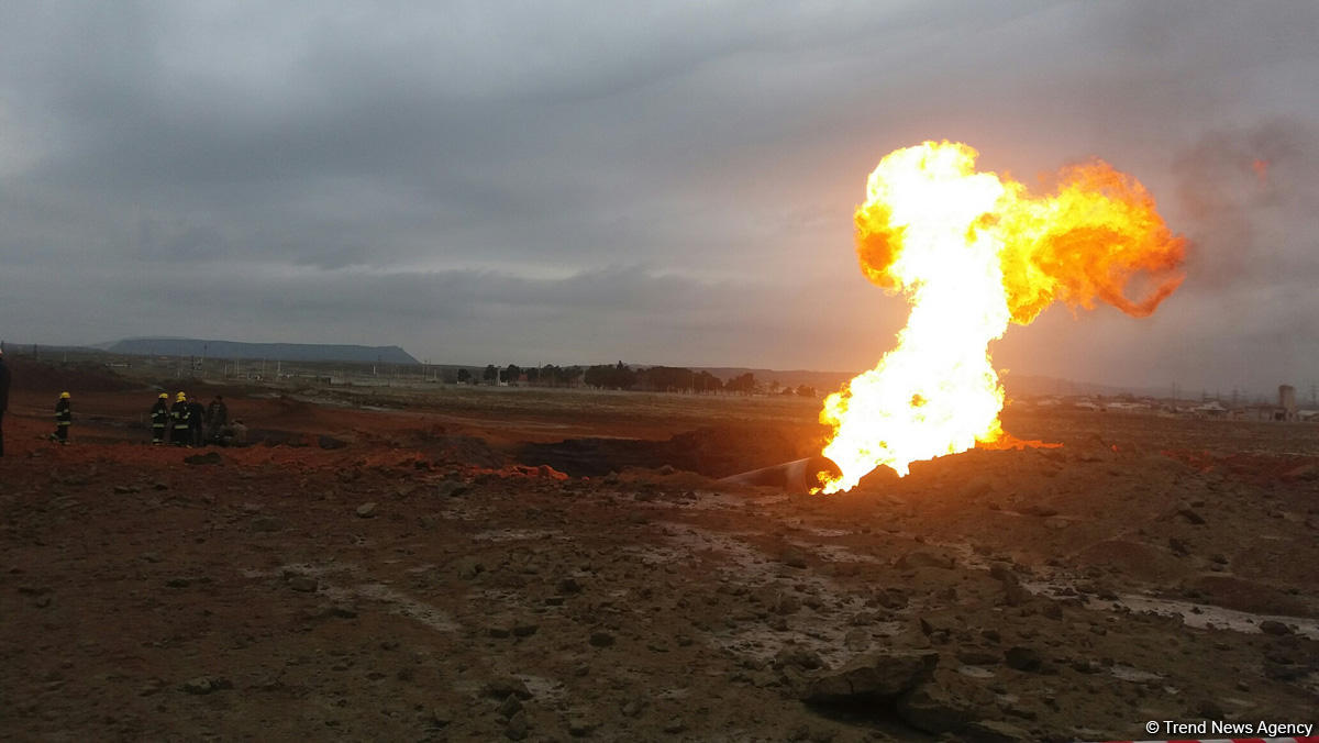 Bakıda qaz kəmərində partlayış: qəza yerindən FOTOLAR