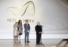 Leyla Əliyeva Heydər Əliyev Mərkəzində "Kukla incəsənətdə" sərgisi ilə tanış olub (FOTO)