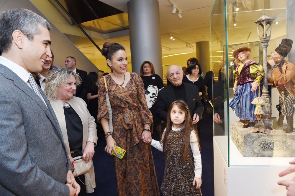 Leyla Əliyeva Heydər Əliyev Mərkəzində "Kukla incəsənətdə" sərgisi ilə tanış olub (FOTO)