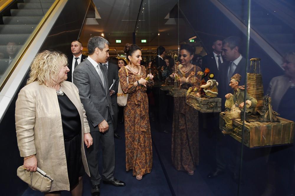 Leyla Əliyeva Heydər Əliyev Mərkəzində "Kukla incəsənətdə" sərgisi ilə tanış olub (FOTO)