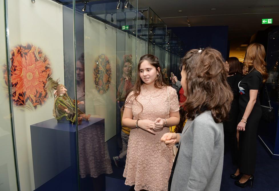 Leyla Əliyeva Heydər Əliyev Mərkəzində "Kukla incəsənətdə" sərgisi ilə tanış olub (FOTO)