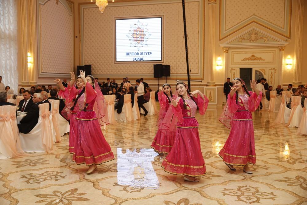 Heydər Əliyev Fondunun təşəbbüsü ilə 165 mindən çox aztəminatlı ailəyə bayram sovqatları verilib (FOTO)