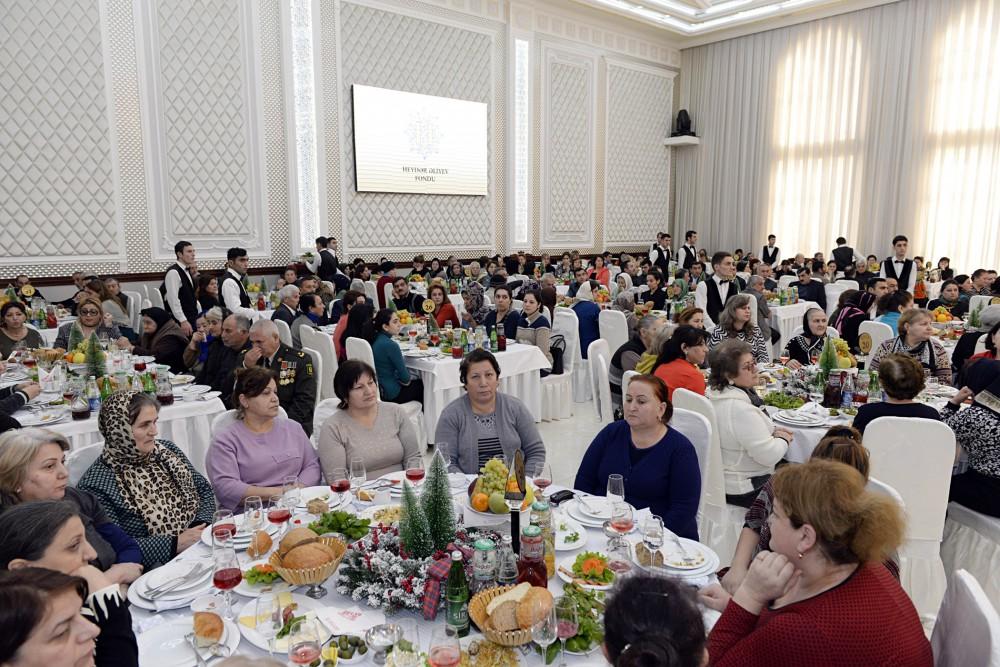 Heydər Əliyev Fondunun təşəbbüsü ilə 165 mindən çox aztəminatlı ailəyə bayram sovqatları verilib (FOTO)
