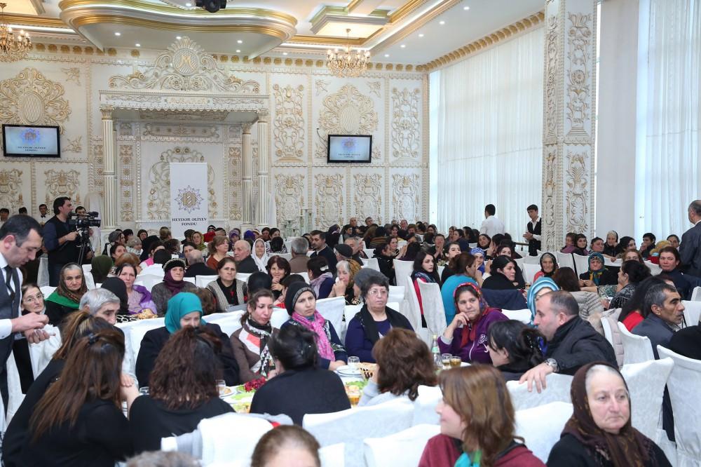 Heydər Əliyev Fondunun təşəbbüsü ilə 165 mindən çox aztəminatlı ailəyə bayram sovqatları verilib (FOTO)