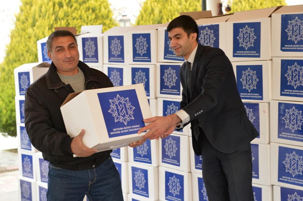 Heydər Əliyev Fondunun təşəbbüsü ilə 165 mindən çox aztəminatlı ailəyə bayram sovqatları verilib (FOTO)