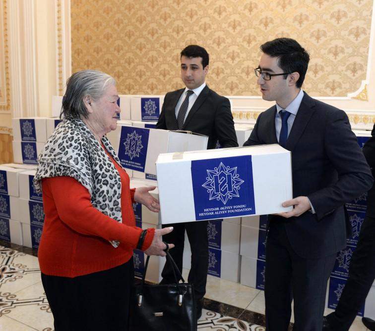 Heydər Əliyev Fondunun təşəbbüsü ilə 165 mindən çox aztəminatlı ailəyə bayram sovqatları verilib (FOTO)