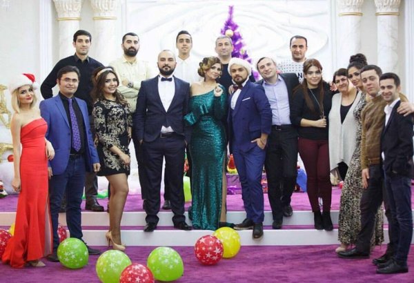 Hansı teleaparıcı 31 dekabrda efirdə özünə toy edəcək? (VİDEO)
